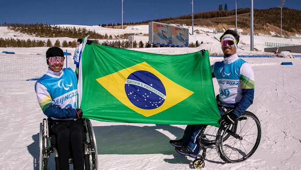 Aline e Cristian serão os porta-bandeiras do Brasil em Pequim — Foto: Divulgação