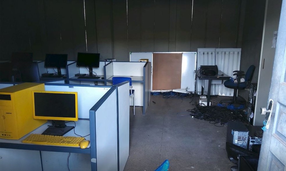 Sala de informática desativada em escola de RO — Foto: Reprodução/Rede Amazônica