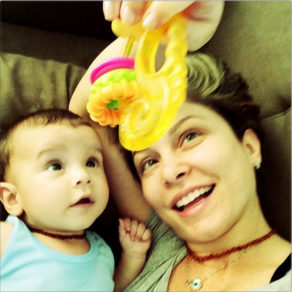 Bárbara Borges e seu pequeno curtindo a manhã (Foto: Reprodução / Instagram)