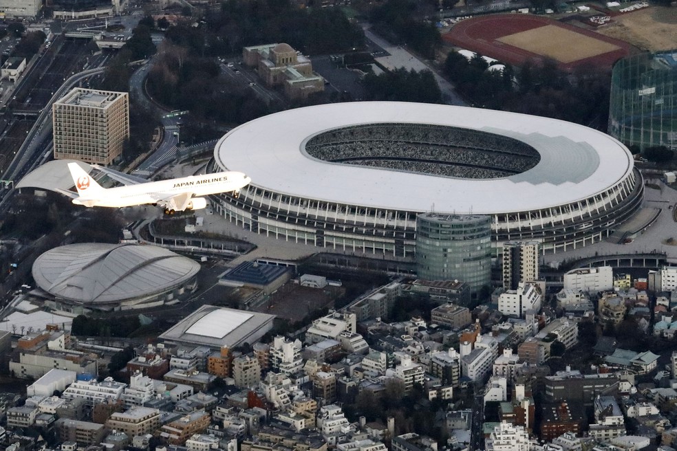 Estádio Nacional de Tóquio preparado para receber os Jogos de Tóquio — Foto: Kyodo/via REUTERS