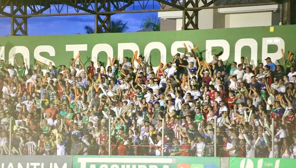 Torcida do Luverdense no estádio Passo das Emas — Foto: Divulgação