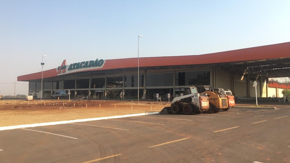 policia pede cameras do atacadao e analisa conduta de funcionarios e clientes momentos antes do incendio mato grosso do sul g1