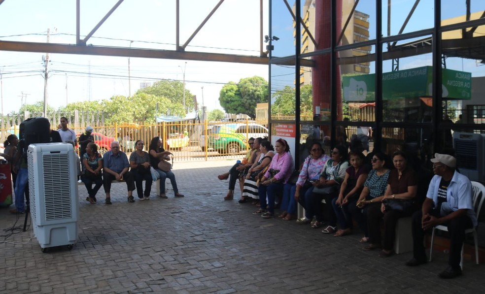 Servidores da sede do Detran Piauí de Teresina paralisam na manhã desta terça (1°) — Foto: Lucas Pessoa/G1