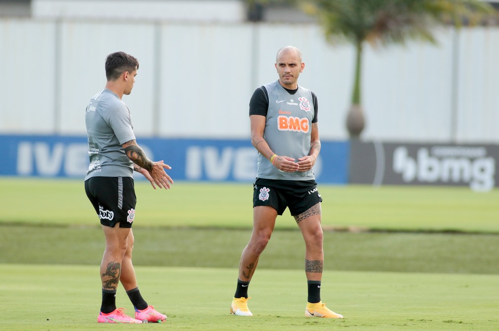 Escalação do Corinthians: Fábio Santos e Fagner podem voltar em clássico contra o Palmeiras