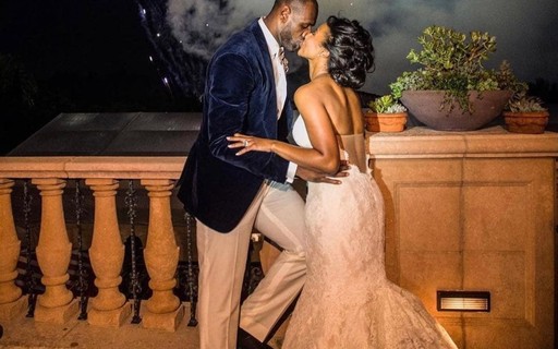 LeBron James implora para esposa ir correndo para casa após posts