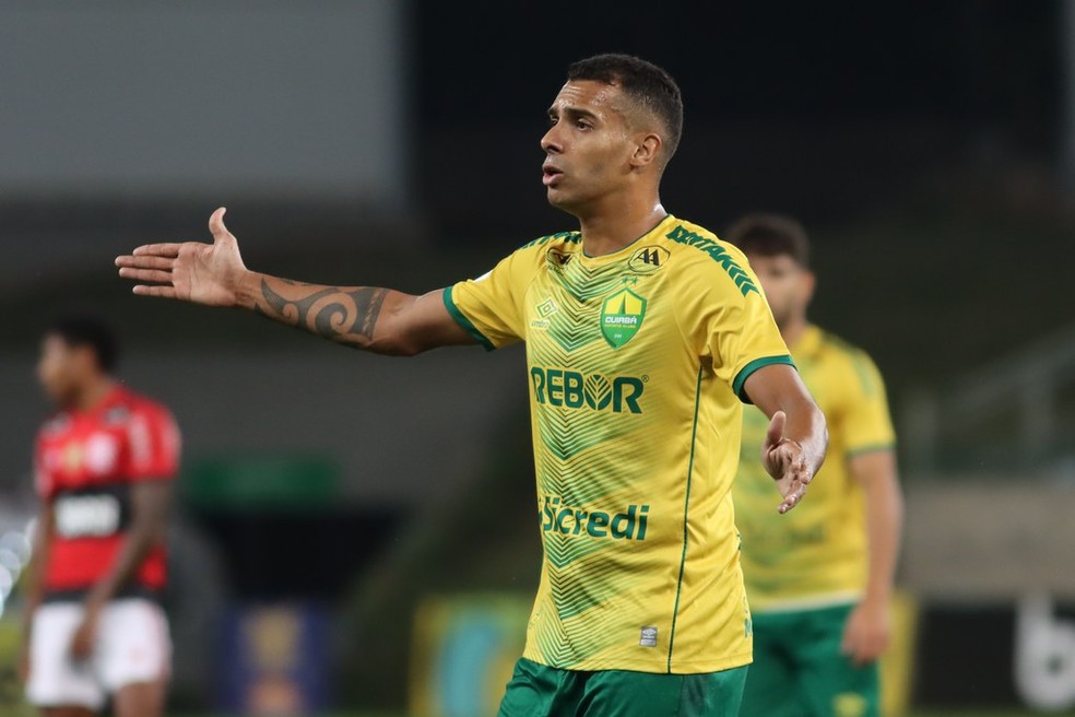 Elton tem negocia&Atilde;&sect;&Atilde;&pound;o avan&Atilde;&sect;ada com o CSA e deve deixar o Cuiab&Atilde;&iexcl; | cuiab&Atilde;&iexcl; | ge