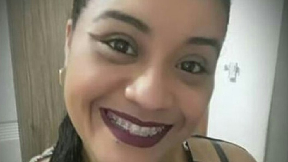 Nádia Sol, professora assassinada pelo ex-namorado, deixou 2 filhas menores que hoje vivem com o pai. — Foto: Facebook/Reprodução