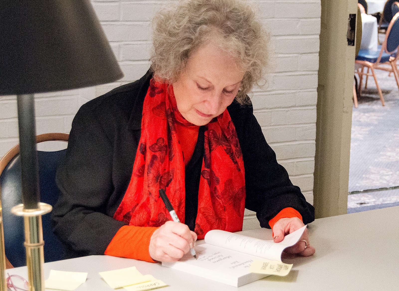 Margaret Atwood: escritora é responsável pelas obras que inspiraram as séries The Handmaid's Tale e Alias Grace (Foto: Flickr/Penn State)