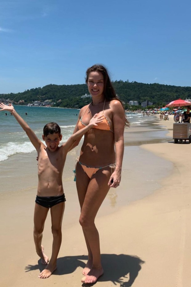 Leticia Birkheuer e o filho, João Guilherme (Foto: Reprodução/Instagram)