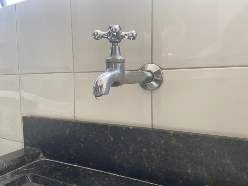 Nove bairros de Natal terão abastecimento de água suspenso neste sábado (4) — Foto: Julia Galvão