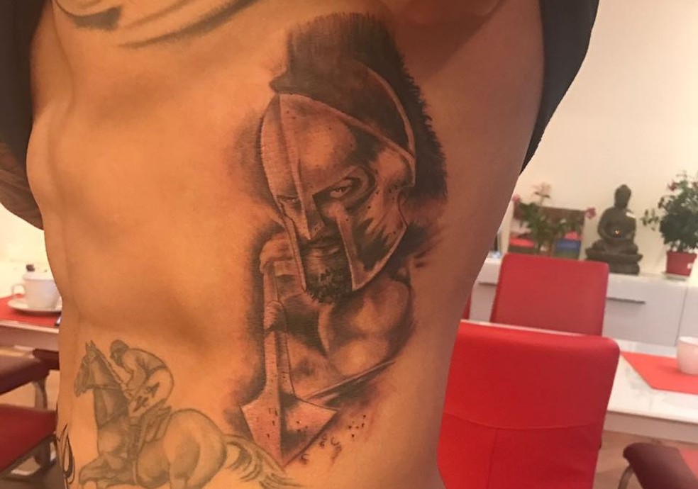 Brasileiro Vai A Alemanha Para Tattoos Em Craques E Faz Ate Mascara Para Vidal Veja Vale Do Paraiba Regiao Ge