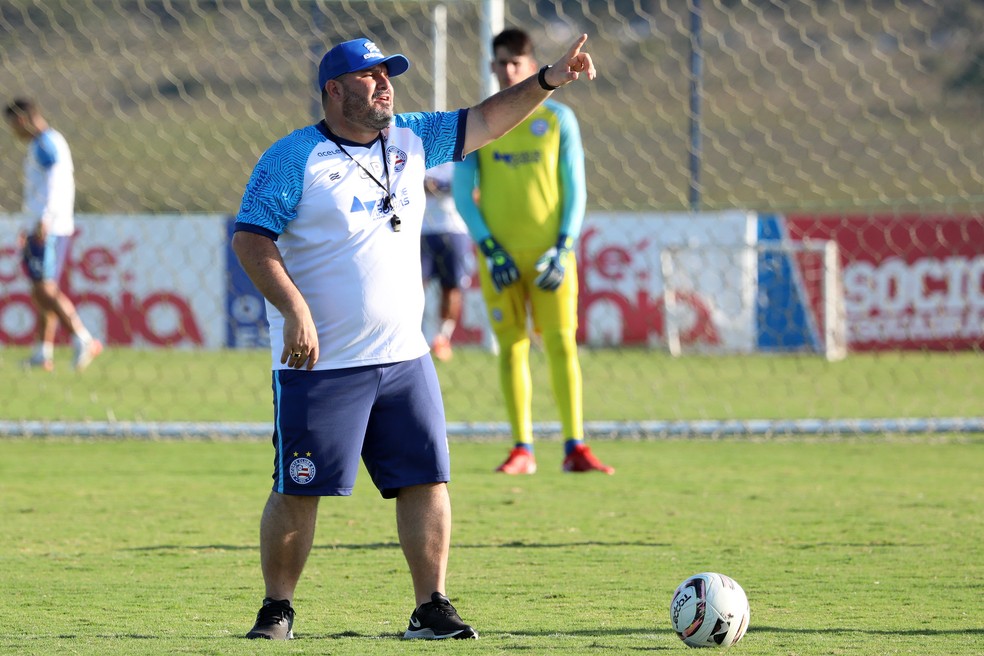 Eduardo Barroca em treino do Bahia — Foto: Felipe Oliveira / EC Bahia / Divulgação