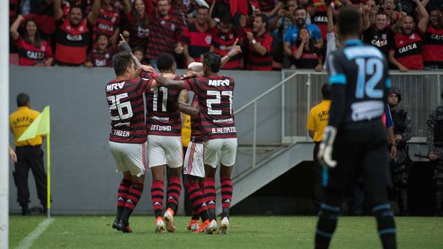 Jogadores do Flamengo sofreram para superar Jordi, mas conseguiram a vitória