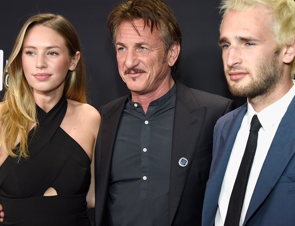 O ator Sean Penn com a filha Dylan Penn e o filho Hopper Penn  (Foto: Getty Images)