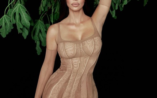 Kim Kardashian posa deslumbrante de look nude para ensaio fotográfico