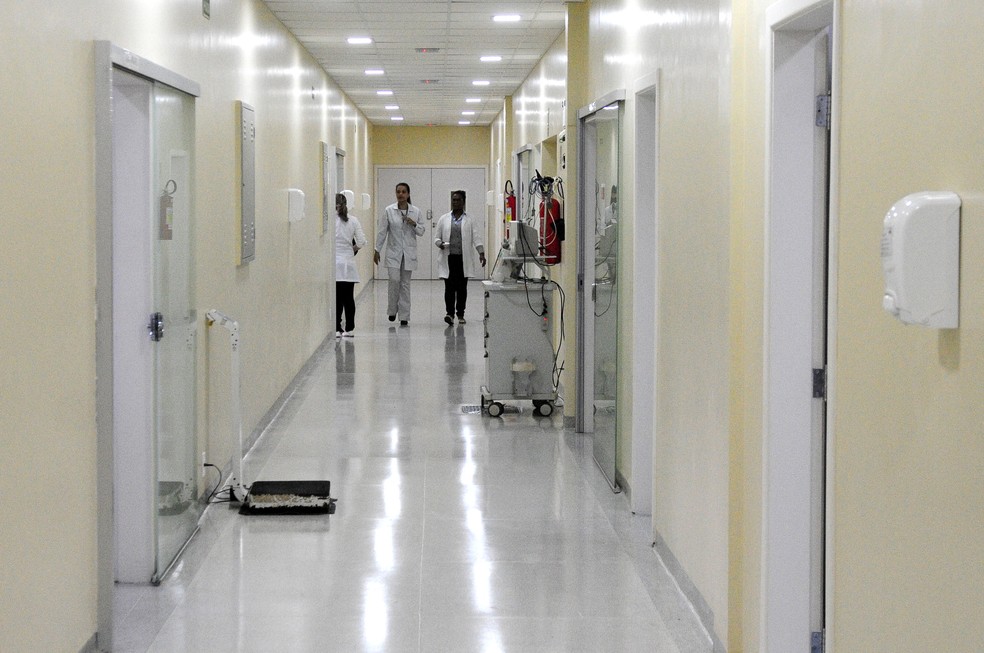 Corredores do Hospital Regional de Sobradinho, no Distrito Federal  — Foto: Dênio Simões/Agência Brasília