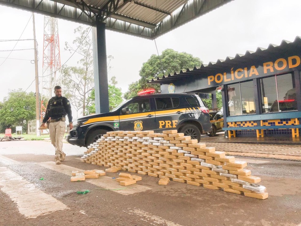 Droga foi apreendida pela Polícia Rodoviária Federal em MT — Foto: PRF/Divulgação