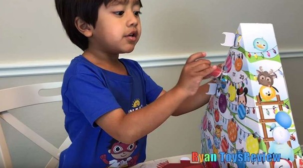 Menino de seis anos ganha R$ 36 mi por ano desempacotando brinquedos (Foto: Reprodução/Instagram) Menino de seis anos ganha R$ 36 mi por ano desempacotando brinquedos (Foto: Reprodução/Instagram)