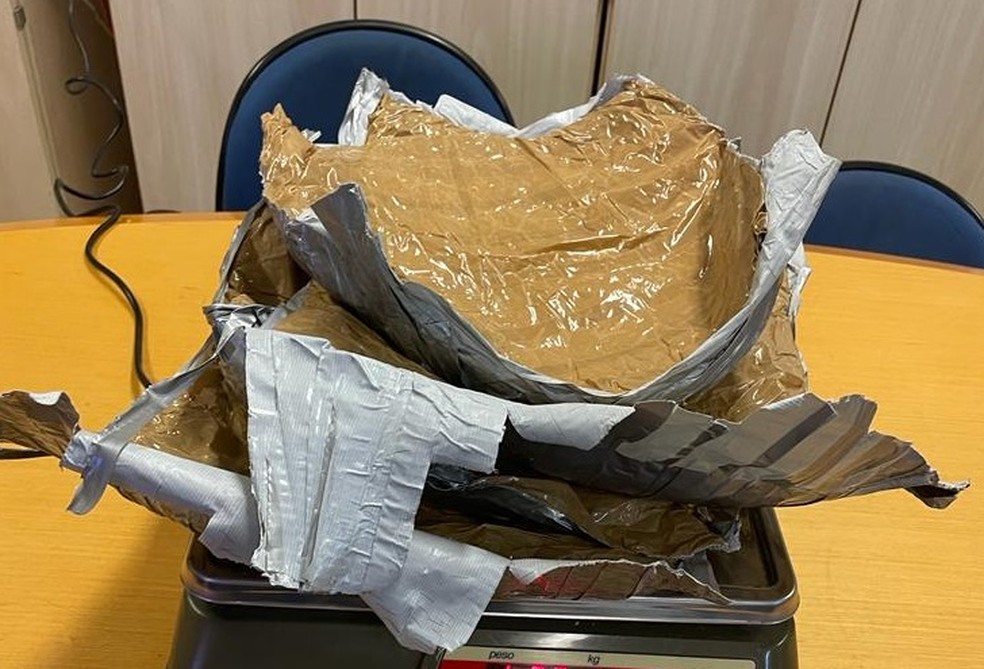 Cocaína encontrada junto ao corpo de passageiros no aeroporto de São Luís — Foto: Divulgação/PF