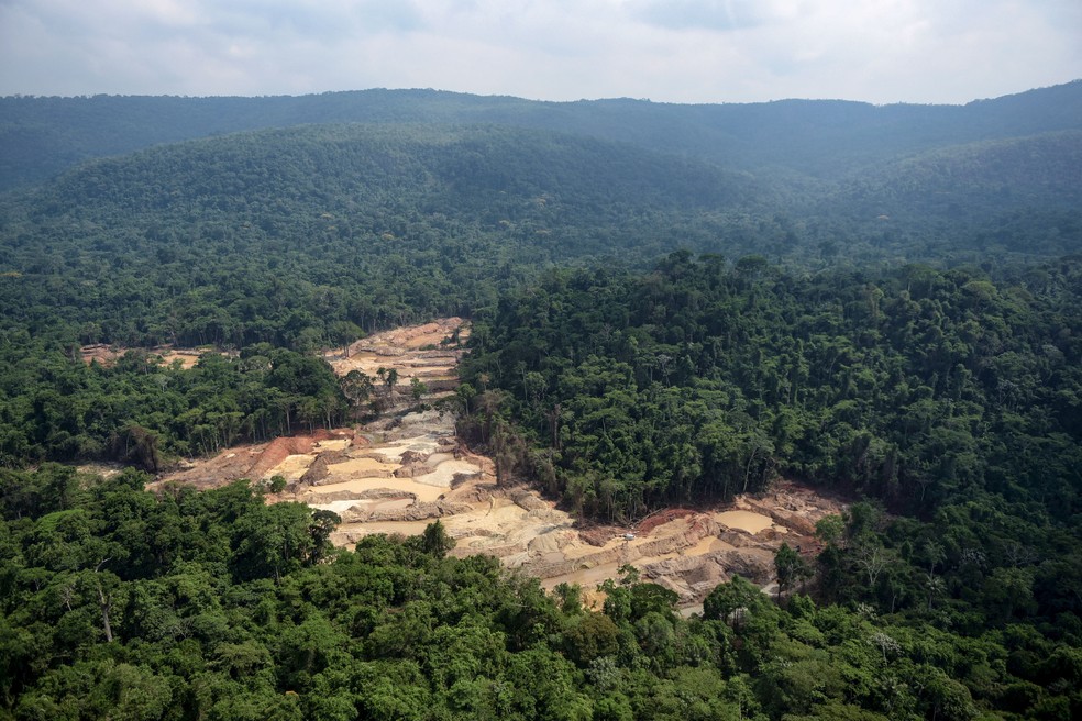 Operação de combate a garimpo ilegal de ouro na Terra Indígena Kayapó em 2017. — Foto: Felipe Werneck/Ibama