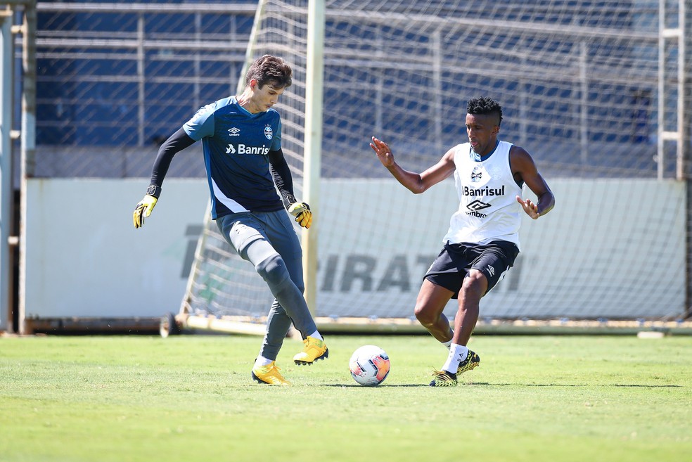 Julio César tem sido pouco aproveitado pelo técnico Renato Gaúcho — Foto: Lucas Uebel / Grêmio FBPA