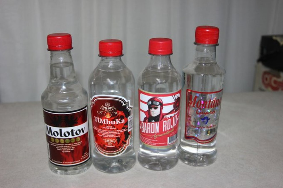 Governo da Costa Rica apreendeu mais de 30 mil unidades de bebidas contaminadas. — Foto: Divulgação/Ministério da Saúde da Costa Rica