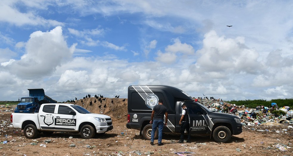 IML e Perícia Criminal foram até aterro sanitário — Foto: Gleitowney Miranda/Click Parnaíba