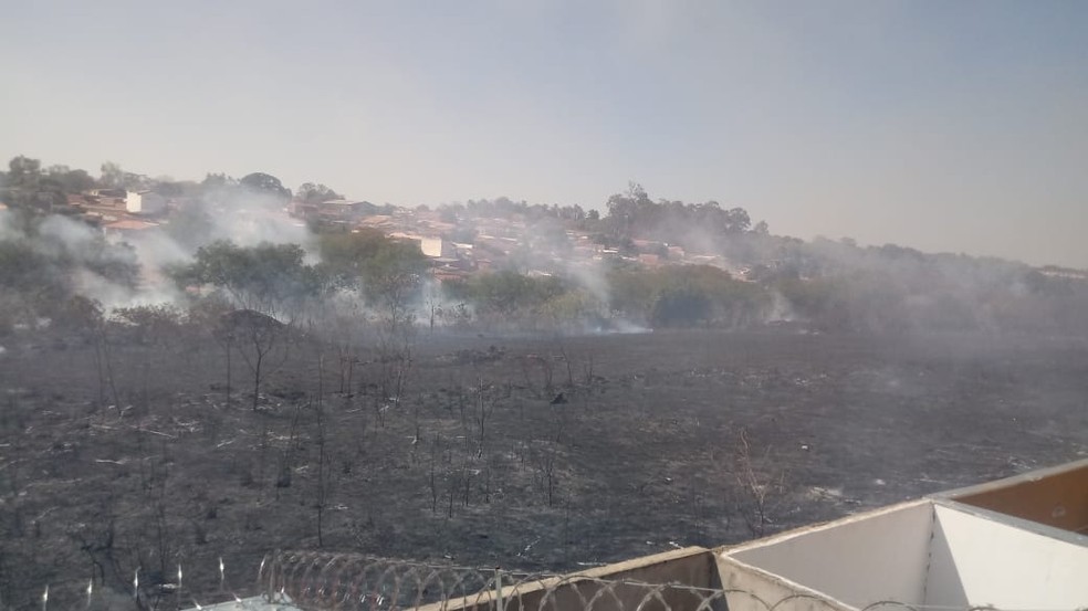 Os bombeiros controlaram as chamas e ninguém ficou ferido no incêndio — Foto: Arquivo pessoal/Jonatas Camilo dos Santos