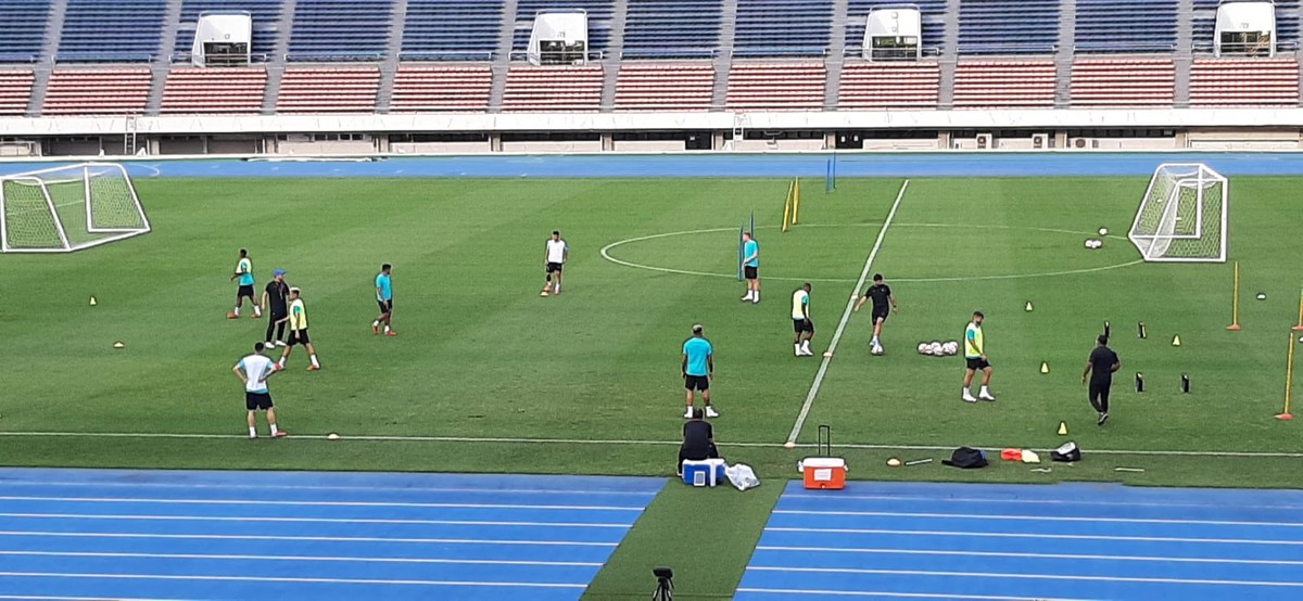 Seleção olímpica masculina treina com 12 jogadores após ...