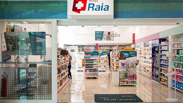 Fachada de farmácia da rede Droga Raia , da Raia Drogasil (Foto: Reprodução/Facebook)