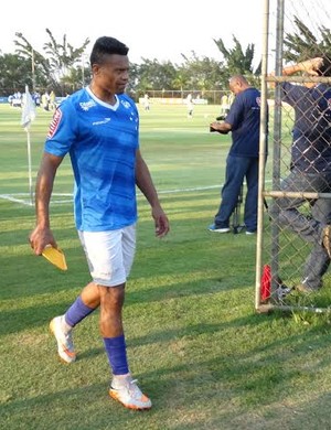 Júlio Baptista está liberado, e Bruno Rodrigo vetado para pegar Flamengo