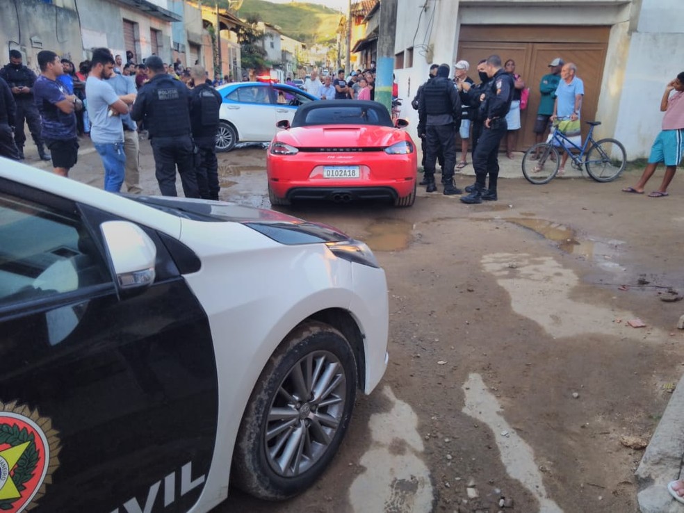 Crime aconteceu no meio da tarde e assustou os moradores da localidade, em São Pedro da Aldeia, no RJ — Foto: Reprodução/Redes sociais