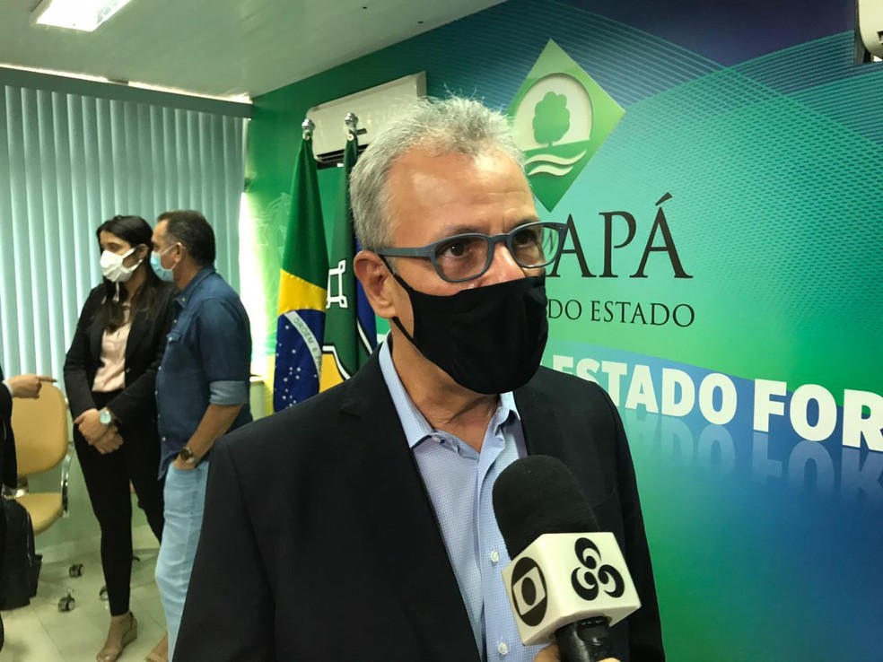 Bento Albuquerque, ministro de Minas e Energia, declarou que quase 70% da energia do Amapá pode ser restabelecida  — Foto: Caio Coutinho/G1