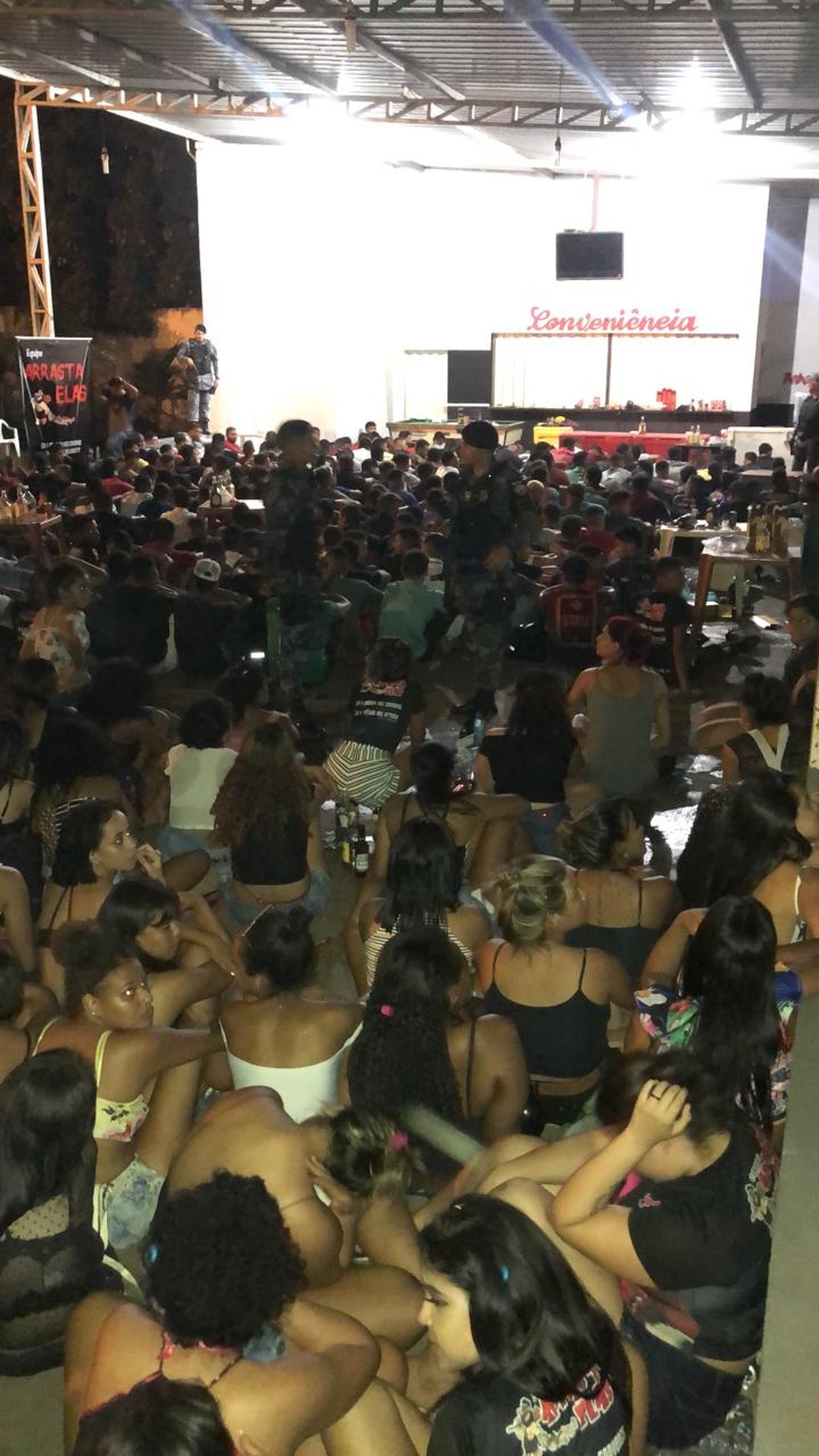 Um baile funk foi fechado por policiais militares na madrugada desse domingo (29) em Várzea Grande — Foto: Polícia Militar de Várzea Grande/Divulgação