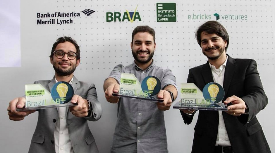 Vencedores do DemoDay da BrazilLAB: Rafael Zenorini (Refinaria de Dados), Rafael Vivolo (MGov) e Gabriel Senra (Linte) (Foto: Divulgação)