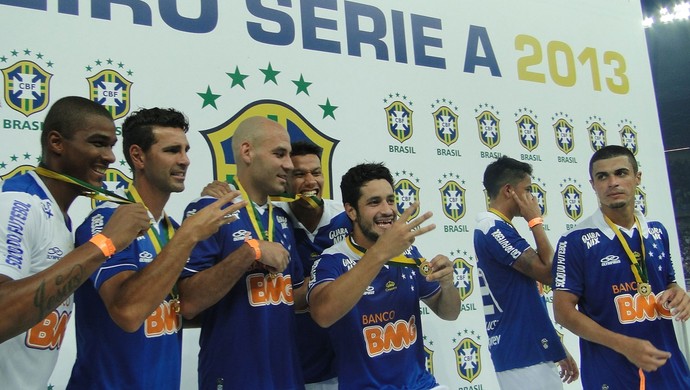 Um abismo entre eles: intermináveis diferenças entre Cruzeiro e Santa Rita