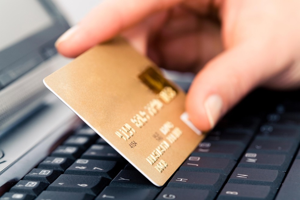 Comprar com cartão de crédito costuma ser mais seguro do que no boleto — Foto: Pond5