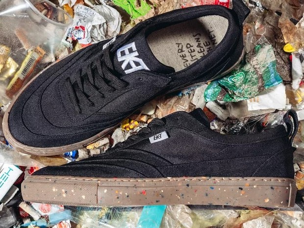 Tênis veganos produzidos com materiais sustentáveis ​​e recicláveis são  lançados no Brasil pela Skechers - Ambiental Mercantil