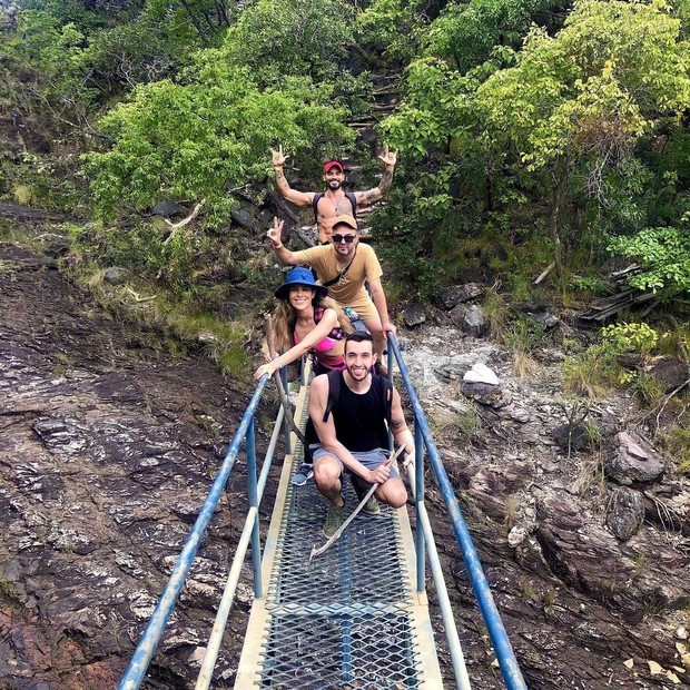 Wanessa Camargo com amigos em trilha na região da Chapada dos Veadeiros (Foto: Reprodução/Instagram)