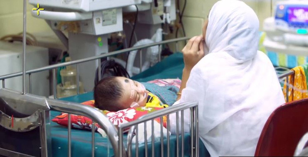 Pneumonia faz os pulmões do bebê pararem de absorver oxigênio (Foto: Reprodução/BBC)