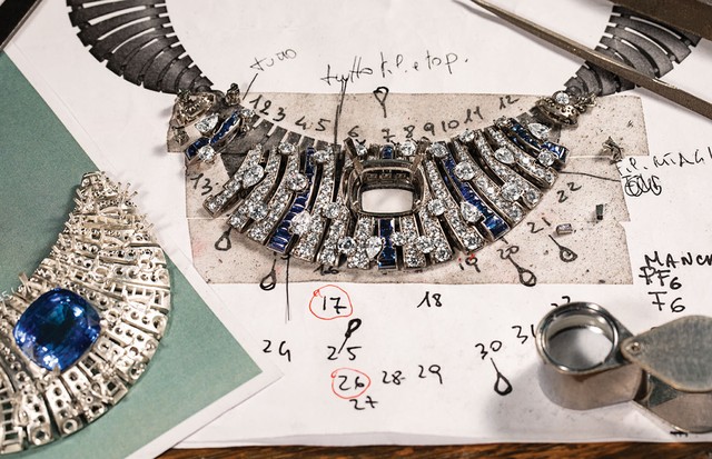 Detalhe de um colar que levou 2.200 horas para ficar pronto (Foto: Divulgação)