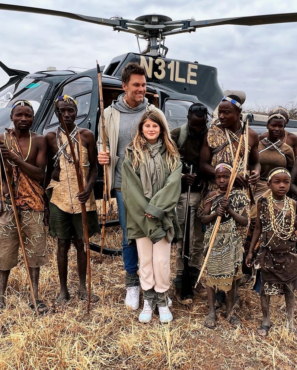 Vivian Lake e Tom Brady estão fazendo tour em família pela África — Foto: Reprodução/Instagram