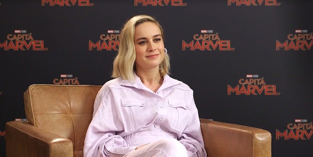 Brie Larson durante entrevista à GALILEU sobre Capitã Marvel (Foto: Reprodução/Youtube/Revista Galileu)
