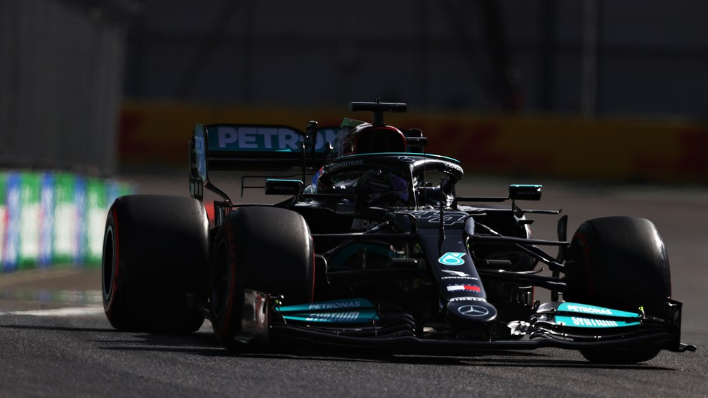 Lewis Hamilton vai largar na segunda posição do GP da Cidade do México, neste domingo — Foto: Bryn Lennon/F1 via Getty Images