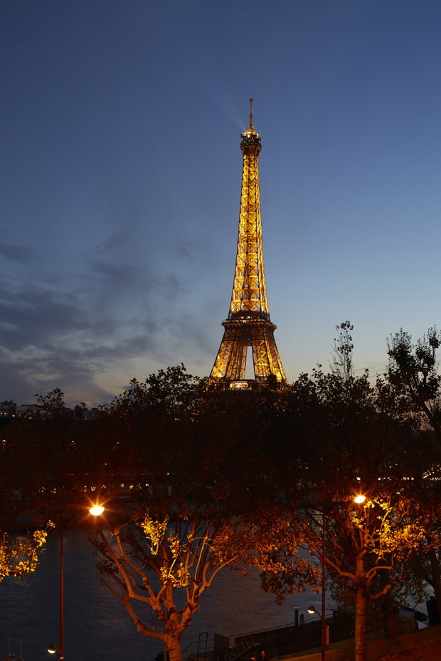 Simplicidade para contemplar a torre Eiffel (Foto: Francis Amiand / divulgação)