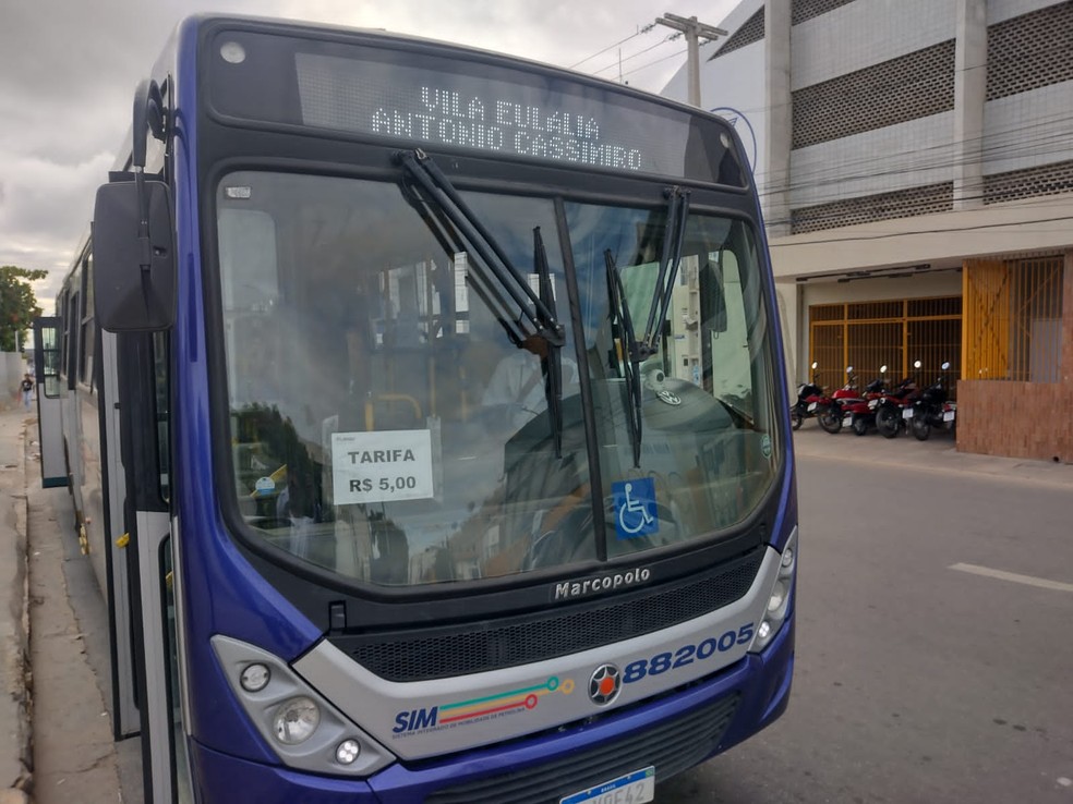 Tarifa de ônibus em Petrolina fica mais cara e chega a R$ 5,00 — Foto: Beatriz Oliveira / TV Grande Rio