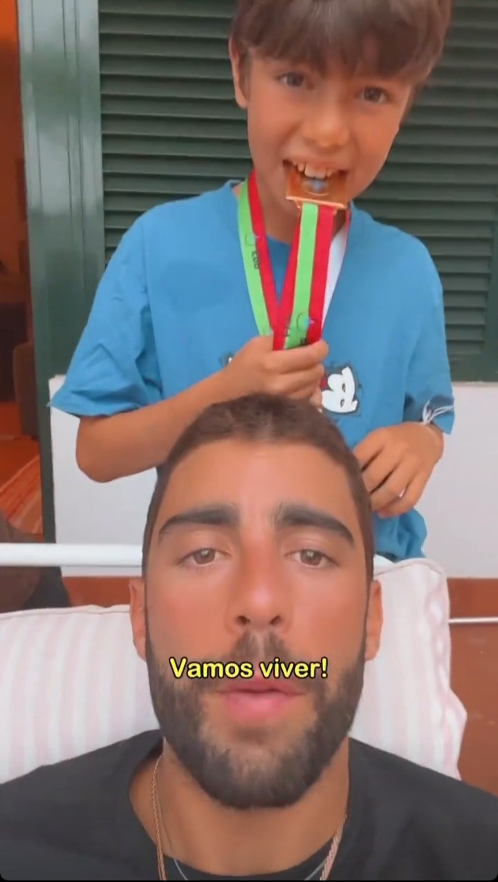 Pedro Scooby comemorou vitória do filho Dom em campeonato de skate (Foto: Reprodução/Instagram)