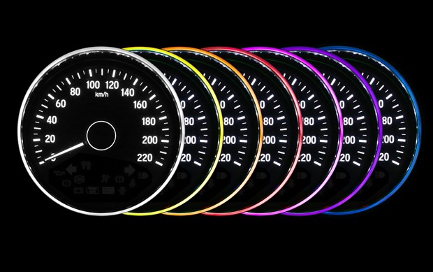 Opções de cores para o quadro de instrumentos no Honda HR-V (Foto: Divulgação)
