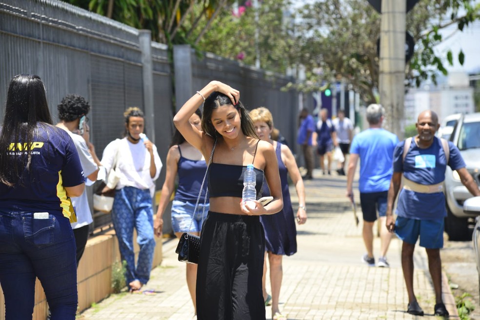 Movimentação no Liceu Salesiano Nossa Senhora Auxiliadora, um dos locais de prova do Enem 2022 em Campinas — Foto: Júlio César Costa/g1
