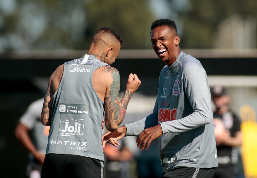 Fratura de Boselli abre caminho para estreia de Jô no Corinthians; Cantillo pode começar no banco